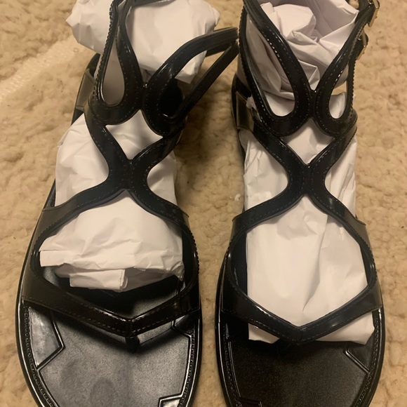 JIMMY CHOO Lance Flat Jelly Sandal - Picture 4 of 8